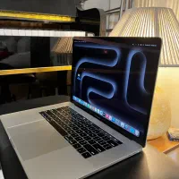 مک بوک پرو ۲۰۱۹ i9 با ۴ گیگ گرافیک