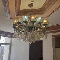 لوستر و کنار مبلی