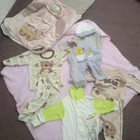 کیسه خواب و تعدادی لباس