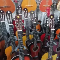 دنیای گیتار در گالری موسیقی آریا