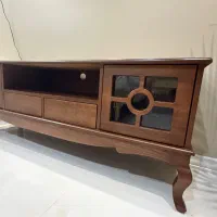 میز چوبی با رنگ پلی استر tv