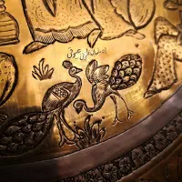 سینی مسی بزرگ قلمزنی قدیمی|کلکسیون اشیاء عتیقه|تهران, میدان ولیعصر|دیوار