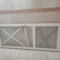 درب آلمینیومی در حد نو به همراه چهارچوب آلمینیومی