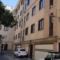 54-متر-اسانسور-دار