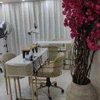 اجاره میز ناخن و تخت مژه در مرکز شهر