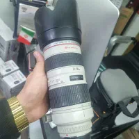 لنز ۷۰ ۲۰۰ کنون با مانیتور