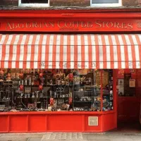 ۲۷.۵مترمغازه /ترددعالی /خیابان۲طرفه/گذرچندین مدرسه