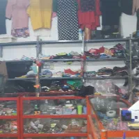 فروش اجناس مغازه لباس فروشی