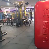 منشی باشگاه بانوان پالادیوم تایم ظهر الی بعد ازظهر