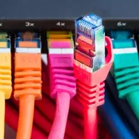 خدمات شبکه ، دوربین مدار بسته ، ویپ و ارتباطات