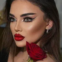 میکاپ و شینیون ۵۰ درصد تخفیف