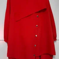 تعدادی مانتو فروشی هرکدام به قیمت ۲۰۰تومان