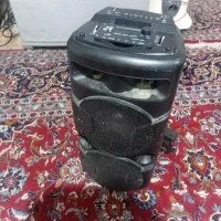اسپیکر بلوتوثی برای فروش میباشد