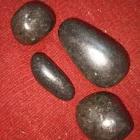 پنچ عدد سنگ سیاه