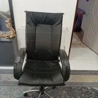 صندلی اداری چرم نیو مکس نو و سالم