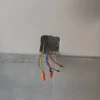 دو نفر کارگر نیمه ماهر برقکار نیازمندیم