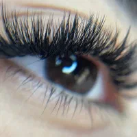 اکستنشن مژه و لیفت و لمینت مژه و ابرو