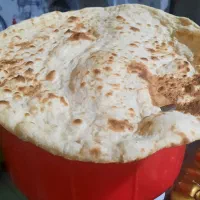 نان تنوری داغ وتازه درب منزل