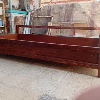 تخت چوبی
