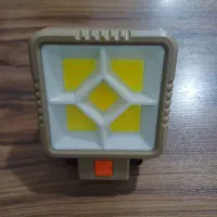 چراغ اضطراری خورشیدی و تو ماشینی