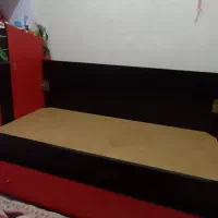 سلام تخت کاملا سالم|تشک تختخواب|اشتهارد, |دیوار