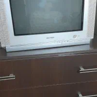 تلویزیون سامسونگ ۲۱ به همراه میز