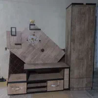 میز تلویزیون و اویز سالم بدون مشکل