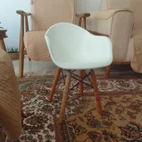 صندلی کودک سفید پایه چوبی بسیار شیک وزیبا
