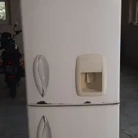 یک عدد یخچال فریزر ویک عدد  فریزر تک مارک امرسان