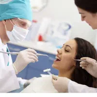 دستیار مطب دندانپزشکی