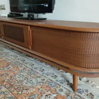 میز تلویزیون جنس چوبی بسیار تمیز