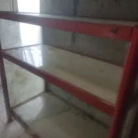 قفسه شیشه دار