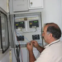 تکنسین برق تعمیرکار