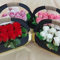 باکس گل رز زیبا طرح کیف ، هدیه روز زن و مادر