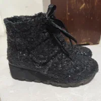 بوت و نیم بوت|کیف، کفش، کمربند|هشتگرد, مدرس|دیوار