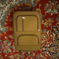 چمدان مسافرتی