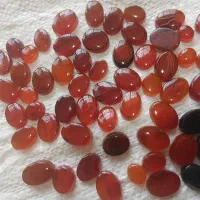 نگین خراسانی تراش دست. خوش رنگ و خوش آب