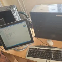 دو مانیتور با دو کیس به صورت یکجا به فروش میرسد