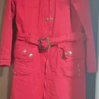 کاپشن قرمز|لباس|ساری, |دیوار