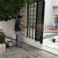 نقاشی و رنگ آمیزی ساختمان درب و پنجره نرده و ...|خدمات پیشه و مهارت|شیراز, فلکه گاز|دیوار