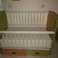 تخت کودک کاملا سالم همراه تشک|تخت و صندلی بچه|تهران, آذربایجان|دیوار