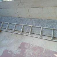 سنگ گل باقله ای و چهار چوب آهنی