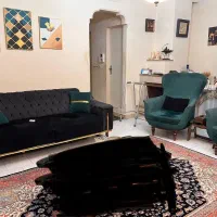 مبل راحتی و میز ناهار خوری