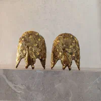 مجسمه برنجی