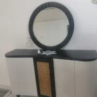 میز وآینه کنسول در حد نو  نو