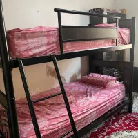 تخت خواب دوطبقه فلزی محکم‌، سالم و تمیز|تخت و سرویس خواب|تهران, نارمک جنوبی|دیوار