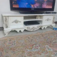 میزتلوزیون چوبی رنگ کرم کارکرد