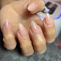 کاشت ناخن و کاشت مژه