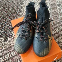 کفش ورزشی میخی مخصوص چمن