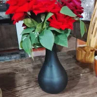 گلدان وشاخه ها